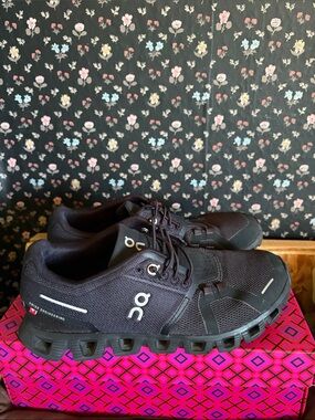 On Running Black Women's Athletic Shoes